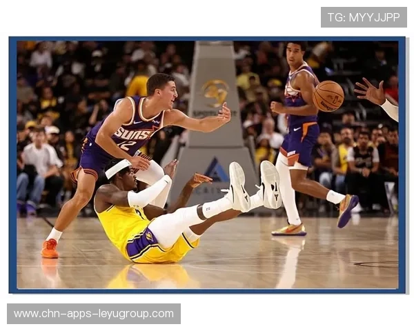 NBA湖人连续抢下前场球,攻势急速上扬 NBA湖人连续抢下前场球,攻势急速上扬